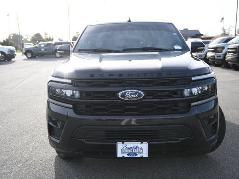 Used 2022 Ford Expedition Limited RWD image 4