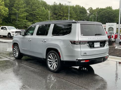 Used 2023 Jeep Grand Wagoneer 4WD w/ Flexible Seating Group image 3