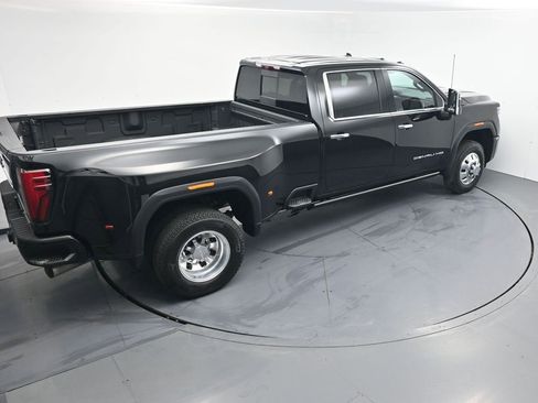 Used 2025 GMC Sierra 3500 Denali Ultimate image 5