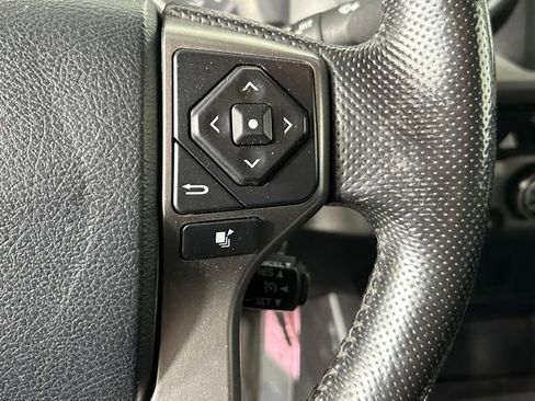 Used 2016 Toyota Tacoma SR5 w/ SR5 Appearance Package (SN) image 21