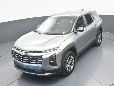 Used 2025 Chevrolet Equinox LT FWD image 40