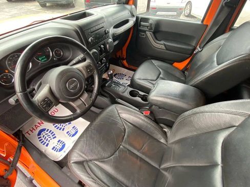 Used 2013 Jeep Wrangler Unlimited Sahara AWD/4WD image 13
