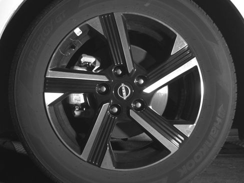 Used 2025 Nissan Sentra SV FWD image 15