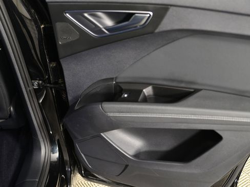 Certified 2024 Audi Q4 e-tron Prestige w/ Black Optic Package image 23