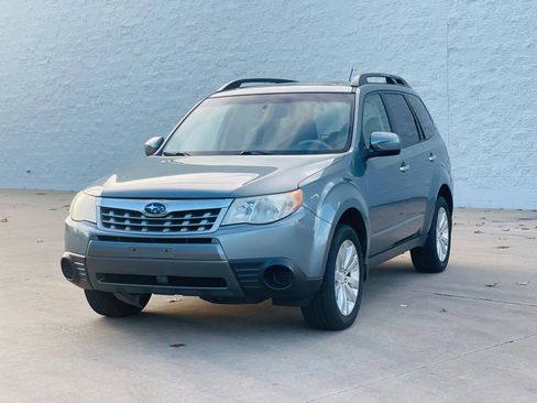 Used 2011 Subaru Forester 2.5X Premium image 1