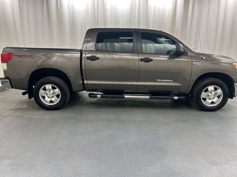 Used 2013 Toyota Tundra 4x4 CrewMax w/ TRD Off-Road Pkg image 7