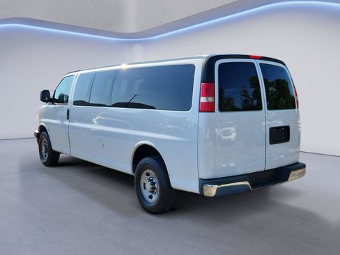 Used 2017 Chevrolet Express 3500 LT w/ LT Preferred Equipment Group RWD image 5