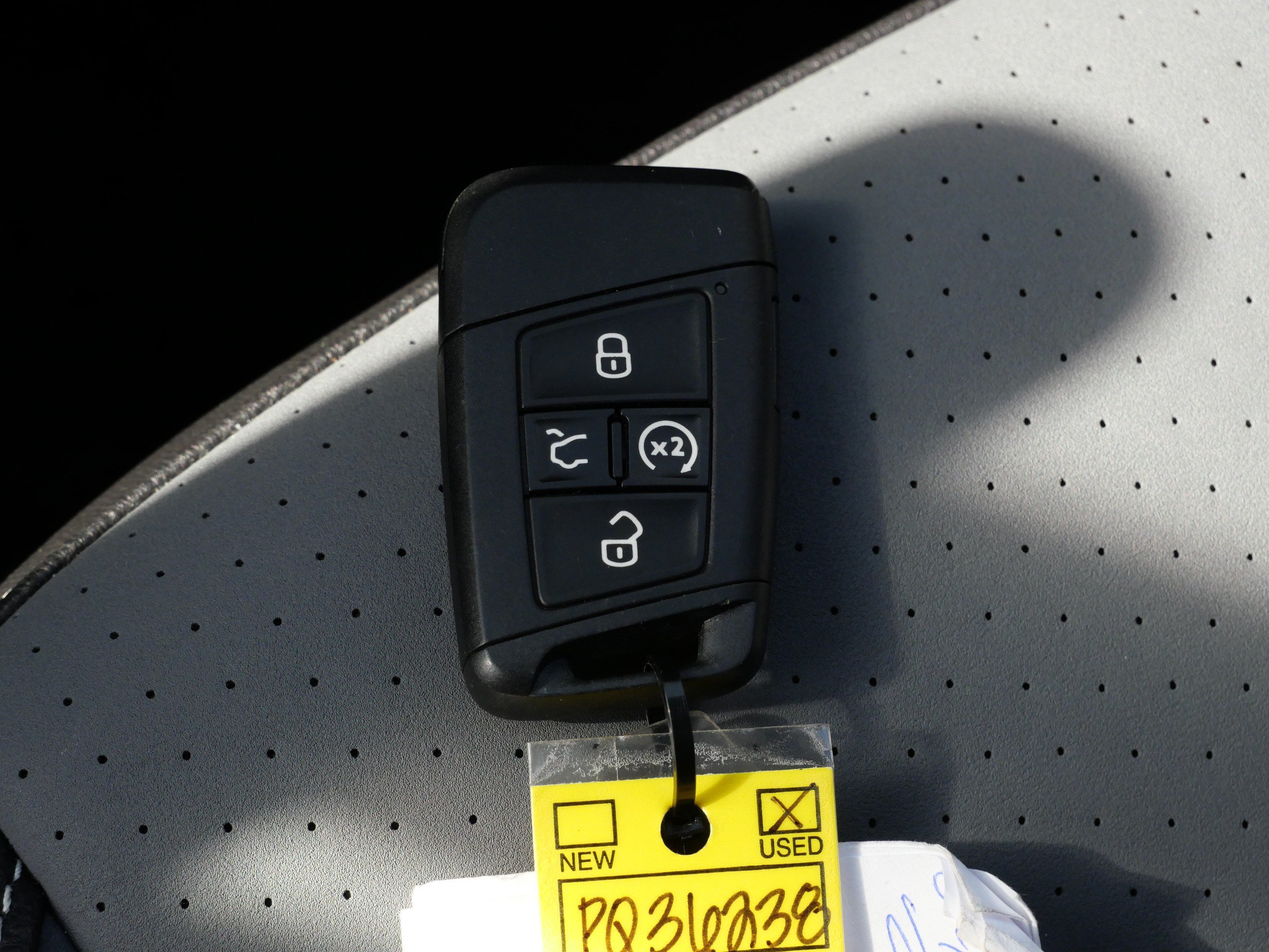 Certified 2025 Volkswagen Jetta SE w/ Sunroof Package FWD image 31