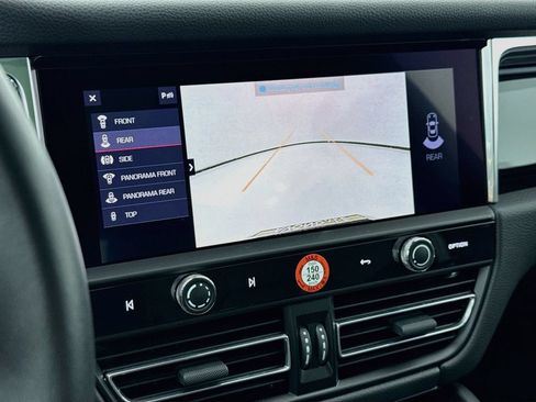 Certified 2025 Porsche Macan AWD/4WD image 20