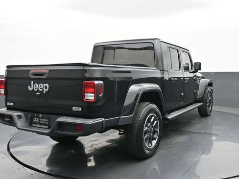 Used 2023 Jeep Gladiator Overland image 3
