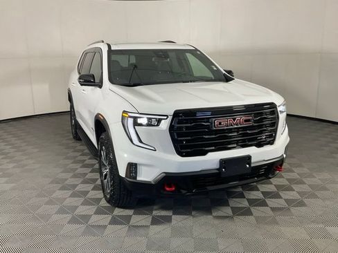 Used 2025 GMC Acadia AT4 AWD/4WD image 3