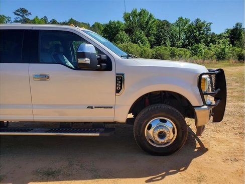 Used 2017 Ford F350 Lariat w/ Chrome Package AWD/4WD image 15