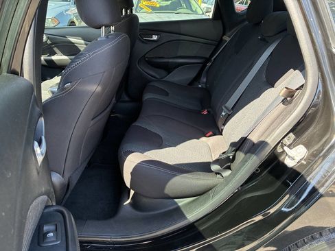 Used 2016 Dodge Dart SXT FWD image 3