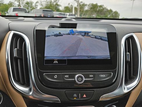 Used 2024 Chevrolet Equinox Premier FWD image 15
