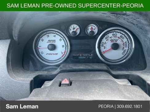 Used 2009 Ford Focus SE FWD image 2