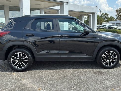 Used 2025 Chevrolet TrailBlazer LT image 9