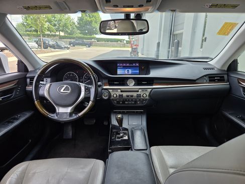 Used 2013 Lexus ES 350 w/ Luxury Pkg FWD image 29