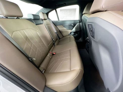 New 2026 BMW 530i xDrive image 25