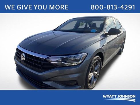 Used 2019 Volkswagen Jetta R-Line w/ R-Line Cold Weather Package image 1