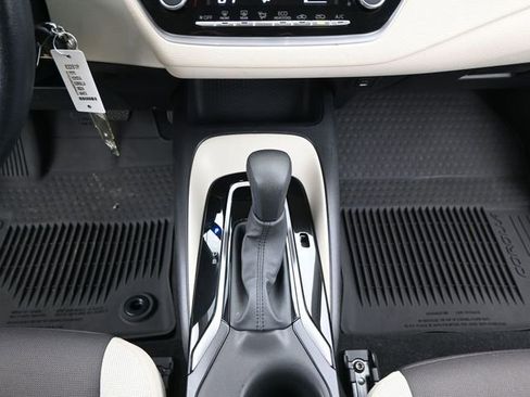 Used 2025 Toyota Corolla LE image 9