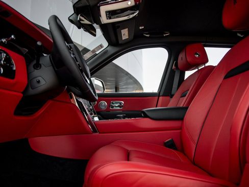 New 2026 Rolls-Royce Cullinan image 25