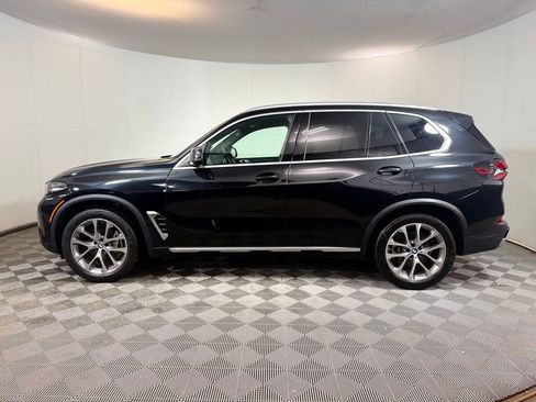 Used 2024 BMW X5 xDrive40i AWD/4WD image 3