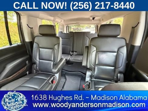 Used 2019 Chevrolet Suburban LT w/ LT Signature Package RWD image 6