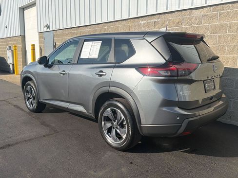 Used 2025 Nissan Rogue SV FWD image 38