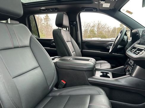 Used 2024 Chevrolet Suburban RST w/ Luxury Package image 16