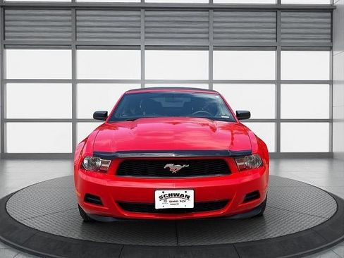 Used 2012 Ford Mustang Convertible RWD image 9