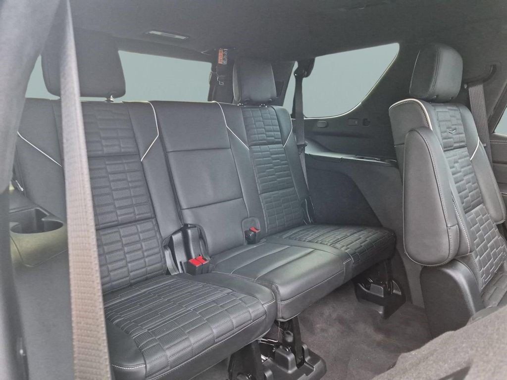Certified 2026 Cadillac Escalade Platinum Sport w/ LPO, ONYX Package AWD/4WD image 24