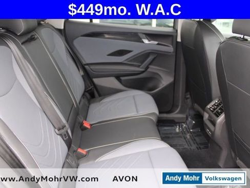 Used 2025 Volkswagen Tiguan SE AWD/4WD image 23