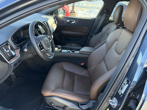 Certified 2025 Volvo V60 B5 Cross Country Plus image 6