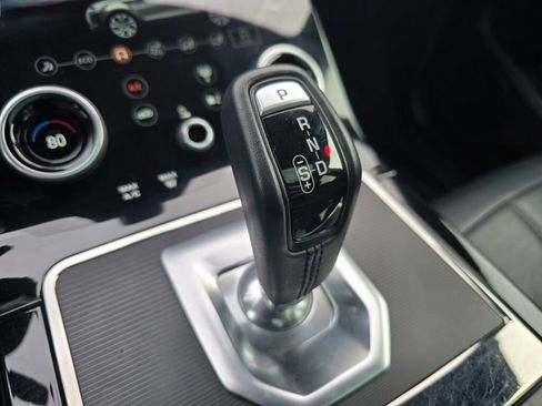 Used 2020 Land Rover Range Rover Evoque R-Dynamic SE image 29