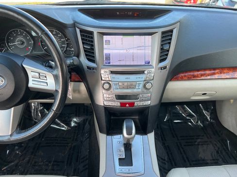 Used 2011 Subaru Outback 2.5i Limited AWD/4WD image 33