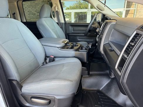 Used 2018 RAM 2500 Tradesman w/ Chrome Appearance Group image 27