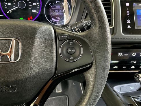 Used 2018 Honda HR-V EX image 12