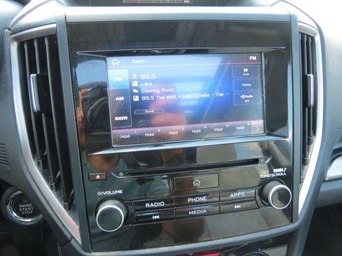 Used 2020 Subaru Forester Premium image 18