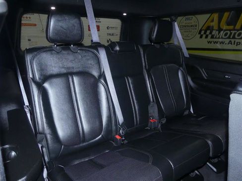 Used 2024 Jeep Wagoneer L Series II w/ Flexible Seating Group AWD/4WD image 22