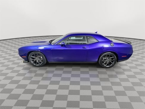 Used 2022 Dodge Challenger R/T w/ Plus Package image 5