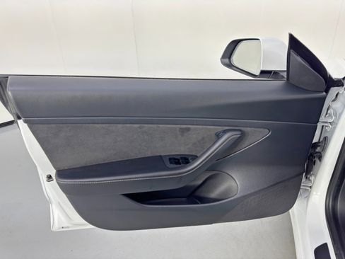 Used 2021 Tesla Model 3 Standard Range image 40