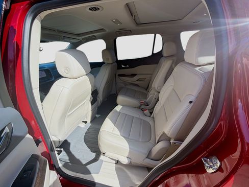 Used 2022 GMC Acadia Denali w/ Denali Ultimate Package image 24