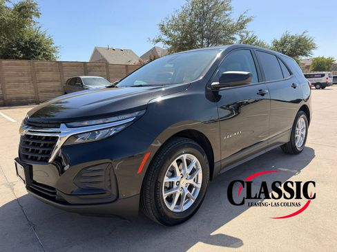 Used 2023 Chevrolet Equinox LS w/ LS Convenience Package FWD image 1