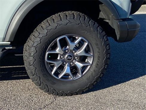 Used 2024 Ford Bronco Badlands image 10