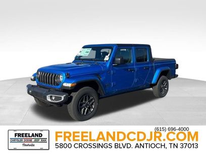 New 2024 Jeep Gladiator Sport w/ Dual Top Group