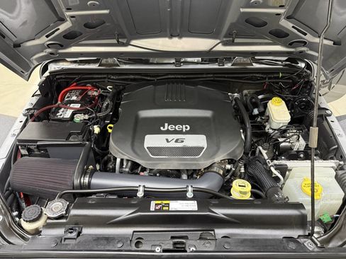 Used 2014 Jeep Wrangler Unlimited Sport AWD/4WD image 7
