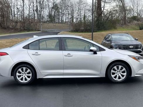 Used 2023 Toyota Corolla LE image 2