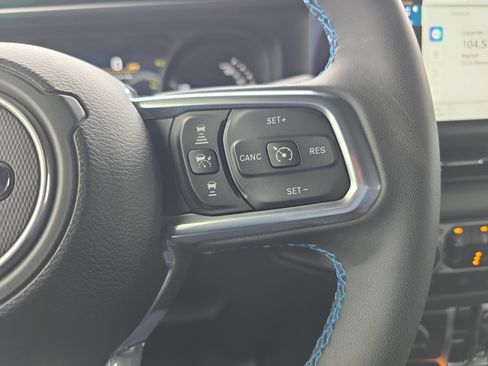 Used 2024 Jeep Wrangler High Altitude image 19