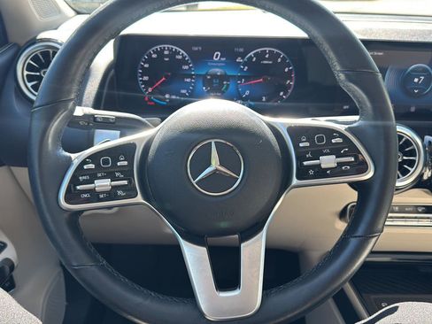 Used 2023 Mercedes-Benz GLB 250 image 31