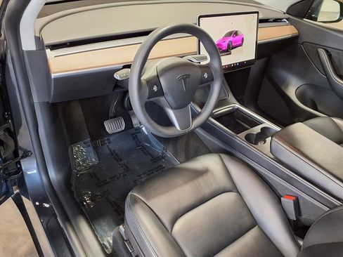 Used 2022 Tesla Model Y Long Range image 25